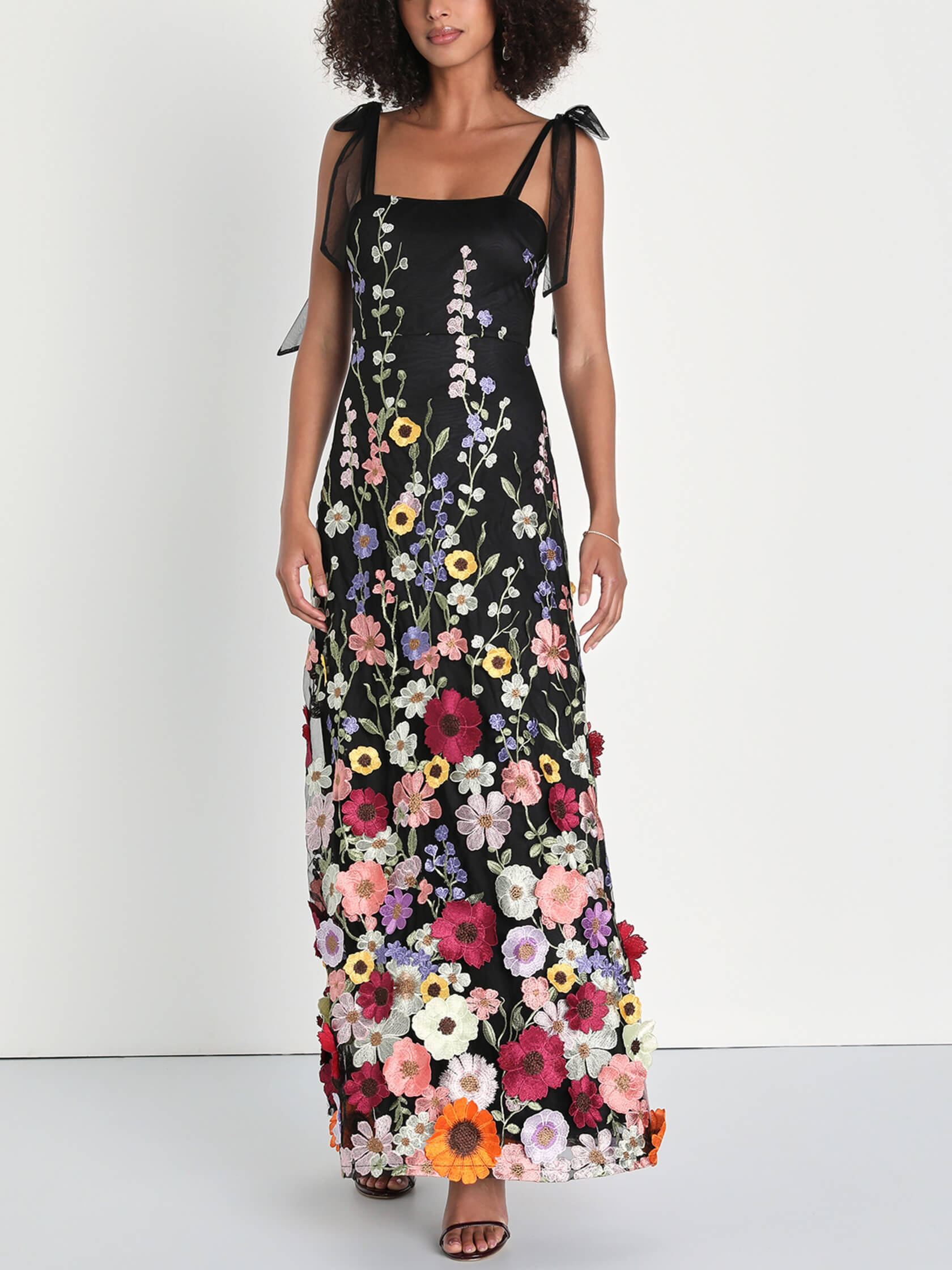 Women's Elegant 3D Embroidered Floral Maxi Dress – Luxury Evening Dress