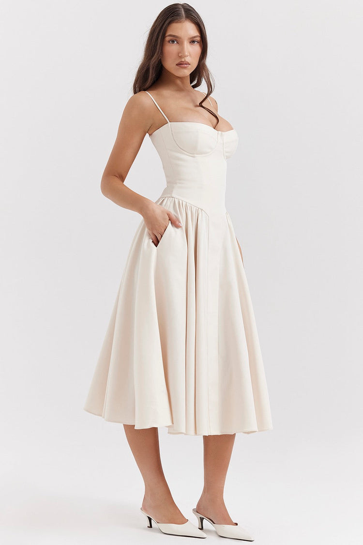 Chic Midi Dress with Sweetheart Neckline: Effortless Style for Any Occasion