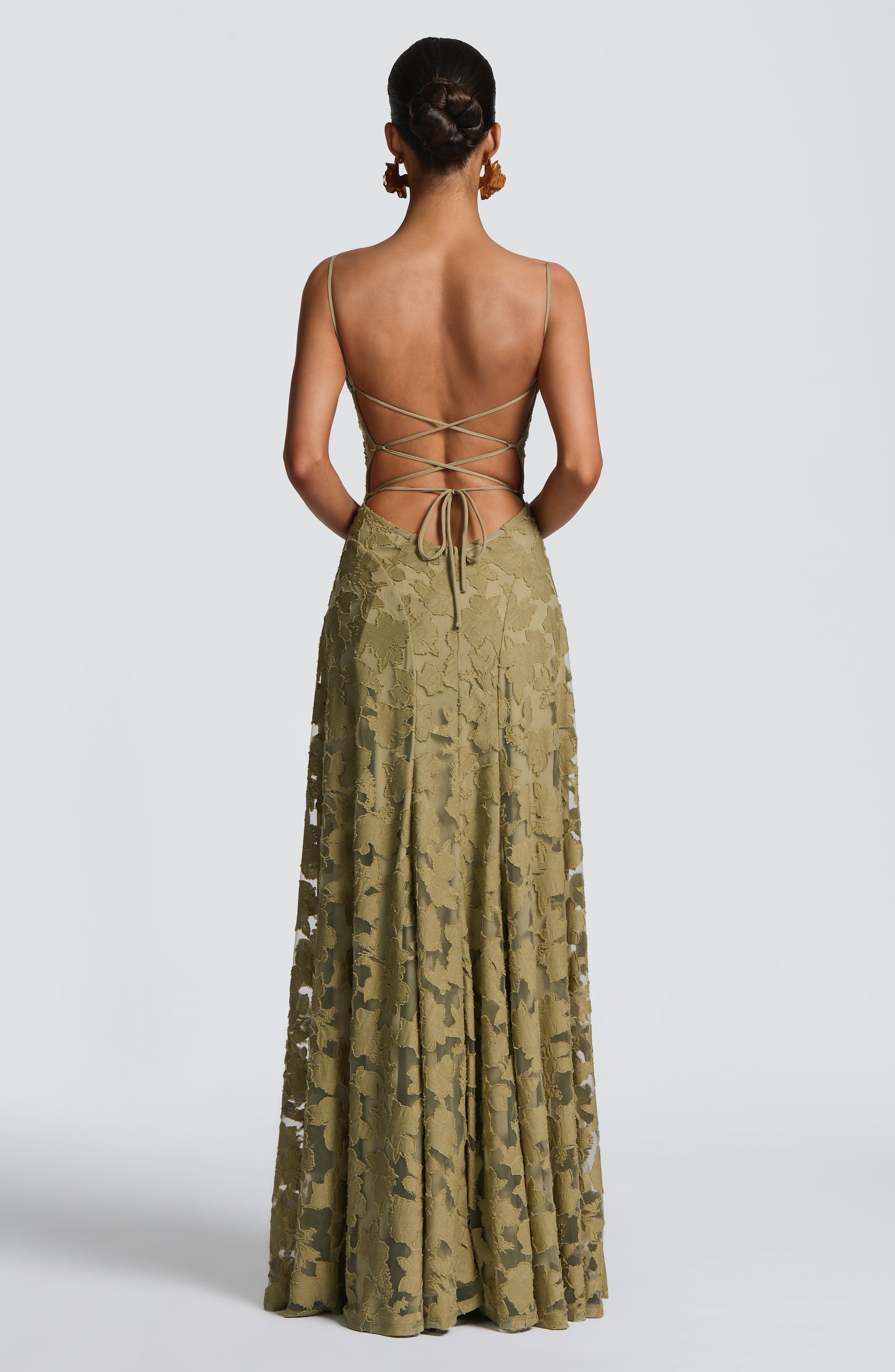 Floral Maxi Dress: Effortless Style for Summer Events