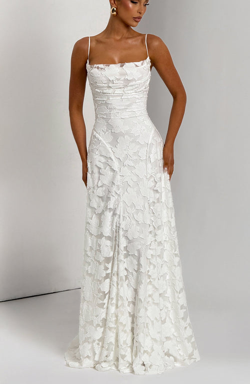 Floral Maxi Dress: Effortless Style for Summer Events 8