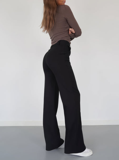 High-Waist Trousers with Straight Legs – Versatile and Comfortable Pants for Any Occasion 1