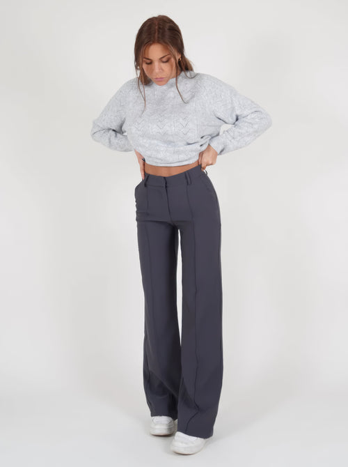High-Waist Trousers with Straight Legs – Versatile and Comfortable Pants for Any Occasion 10