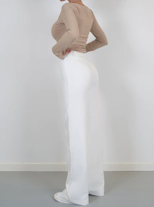 High-Waist Trousers with Straight Legs – Versatile and Comfortable Pants for Any Occasion 3