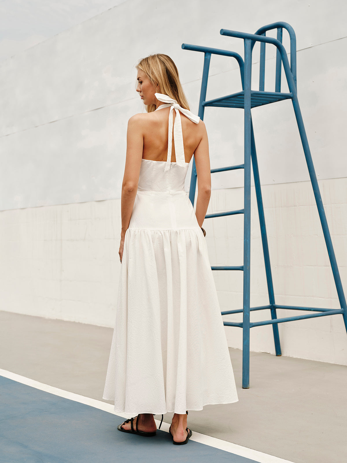 Maxi Cotton Halter Dress with V-Neck and Open Back – Elegant Summer Women's Dress 3