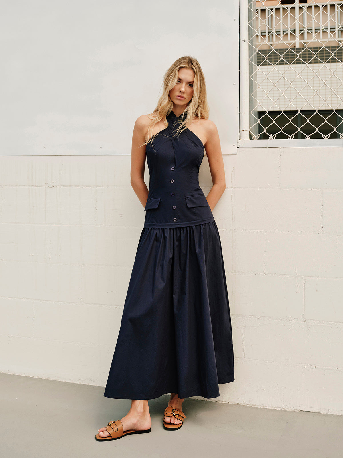 Maxi Cotton Summer Dress with Halter Neck Design and Pockets – Elegant and Comfortable 0