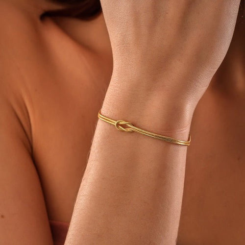 Minimalist Love Knot Bracelet – Waterproof Stainless Steel Unisex Accessory 3