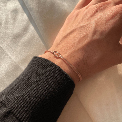 Minimalist Love Knot Bracelet – Waterproof Stainless Steel Unisex Accessory 4