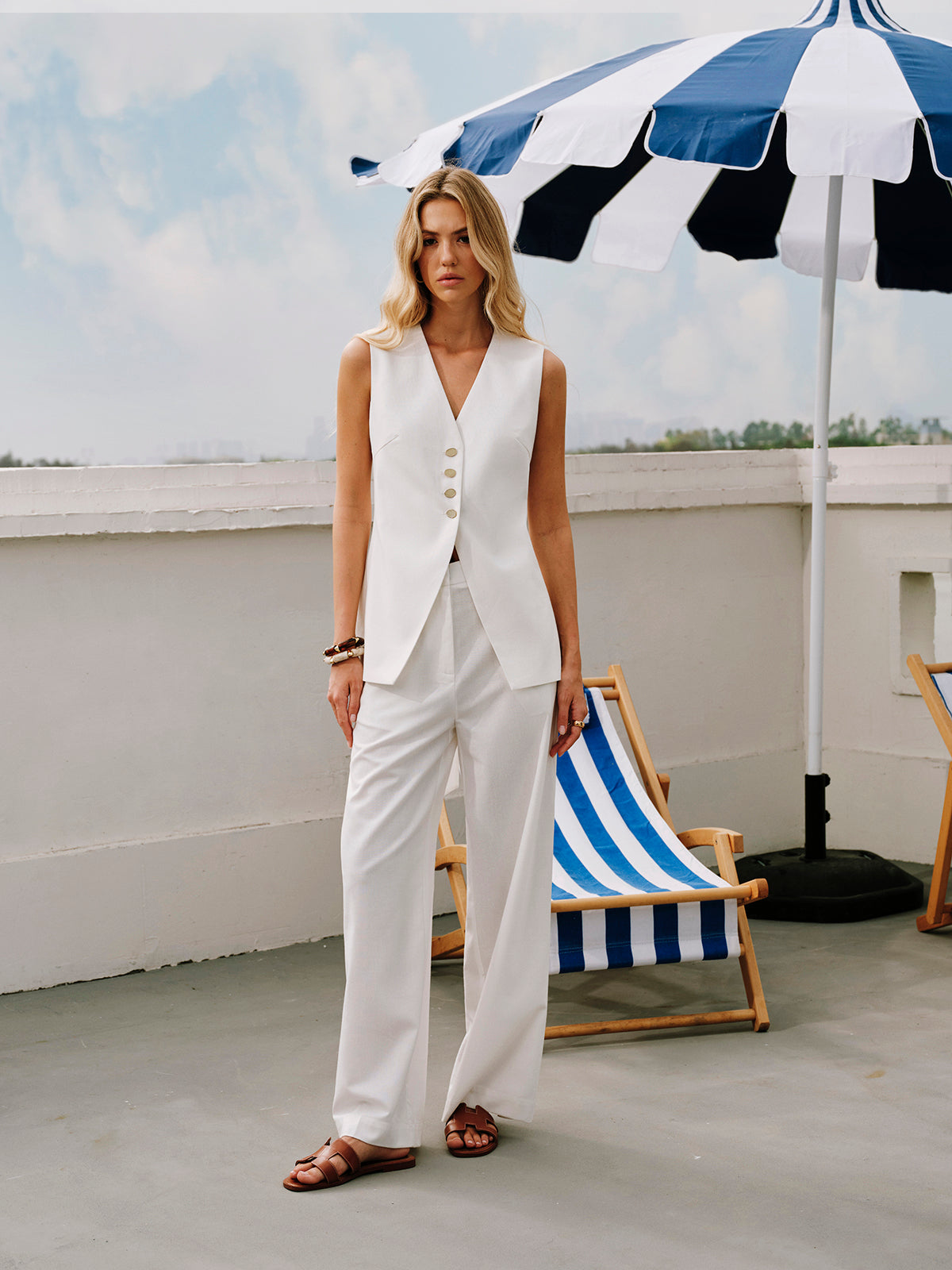 Sleeveless Linen Cotton Vest for Women – Stylish Gilet with Button Closure 6
