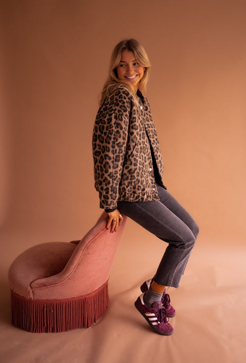 Stylish Leopard Print Bomber Jacket for Women – Trendy Lightweight Outerwear, Versatile Fit, Casual or Dressy 7