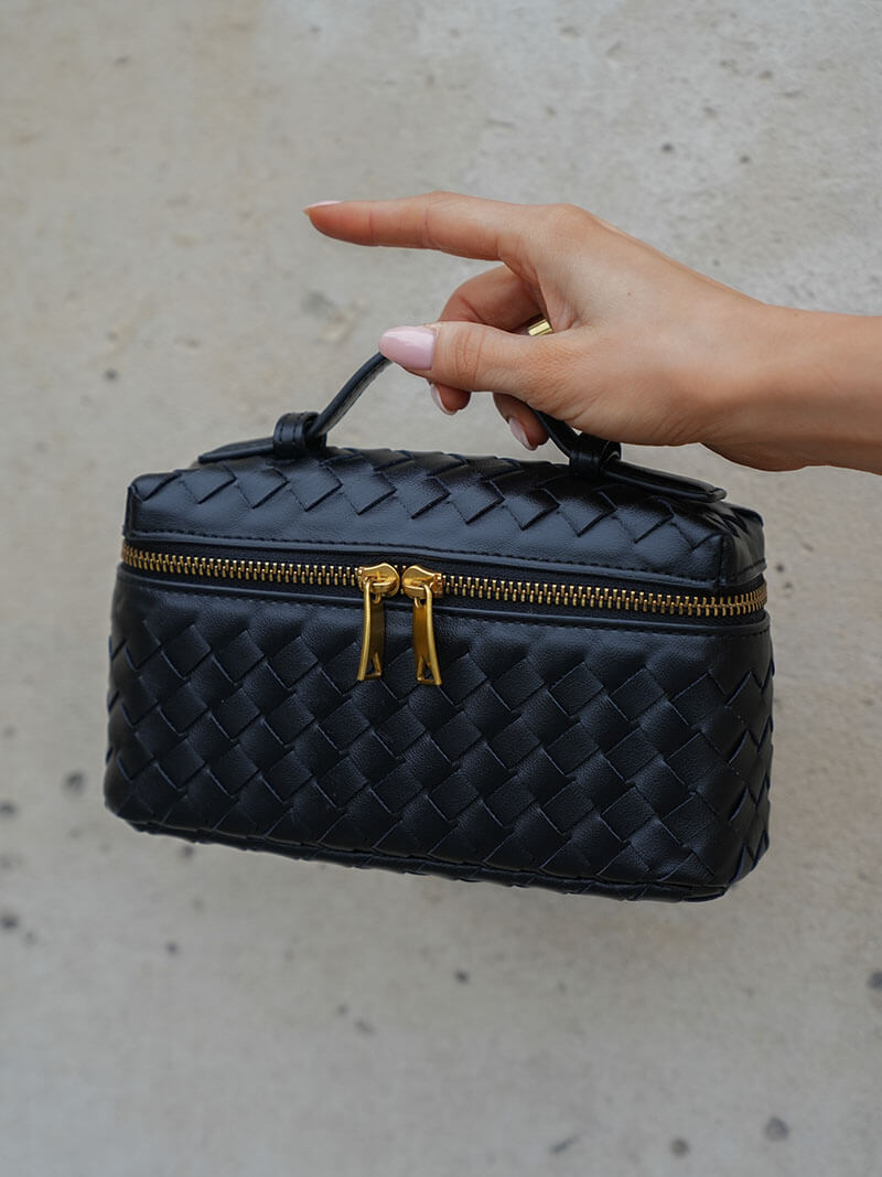 Women’s Shoulder Bag with Adjustable Strap 2