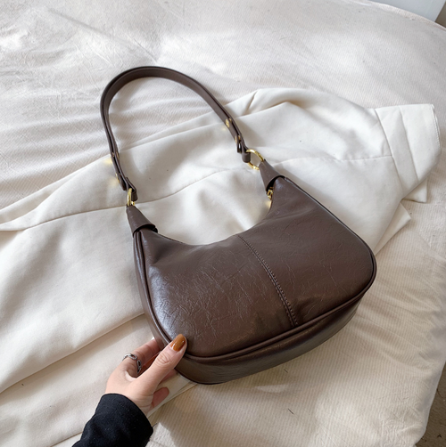 Women’s Hobo Bag – Zip Top, Adjustable Shoulder Strap, Gold Rings