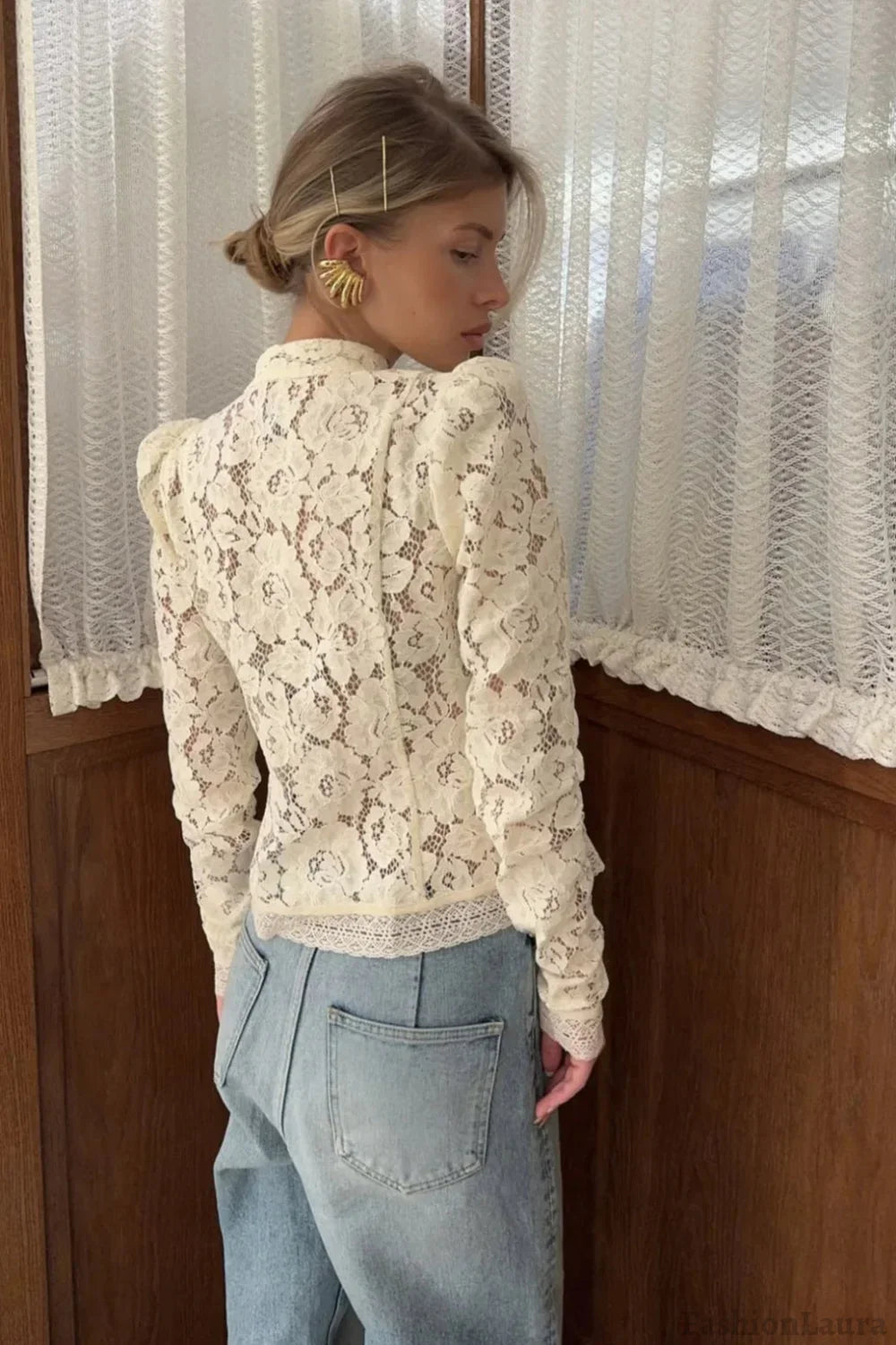 Women's White Long-Sleeve Embroidered Lace Blouse – Elegant Top